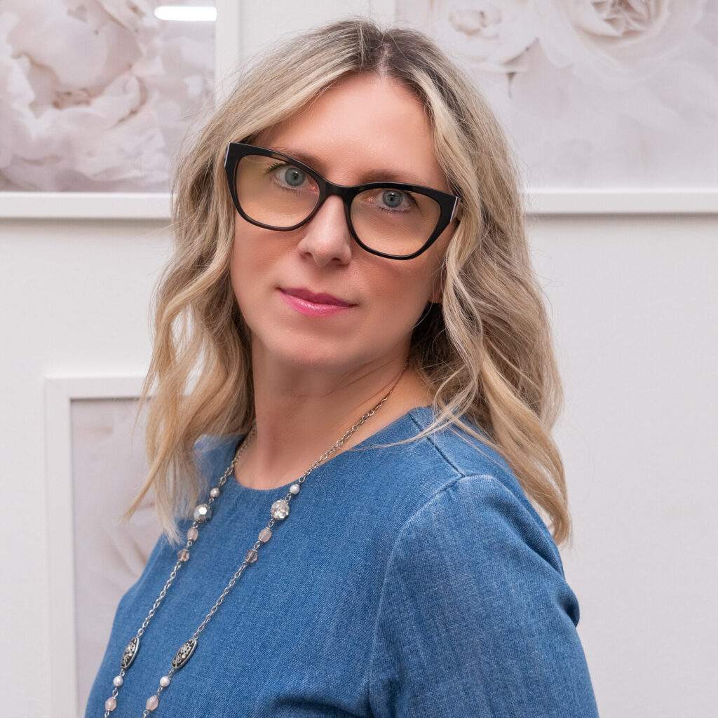 Ναταλία Μπόγιαρτσουκ Συνθετική Ψυχοθεραπεύτρια Κοινωνική Λειτουργός, MSc