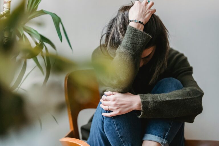 «Αυτό που απωθείς, επιστρέφει μέσω του σώματος»